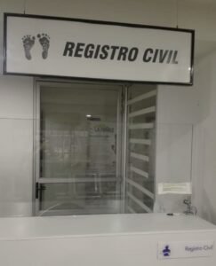 Ventanilla de registro civil de la notaria 70 de Bogotá.